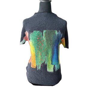 Textured Crinkle Knit Art Tee S – Rainbow Abstract Brushstroke Top